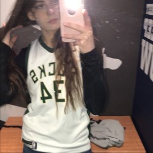 Meet your Posher, Madi